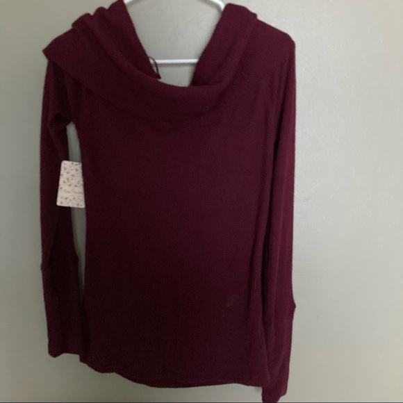 NWT Free People Snowbunny Off Shoulder Sweater - Picture 4 of 6